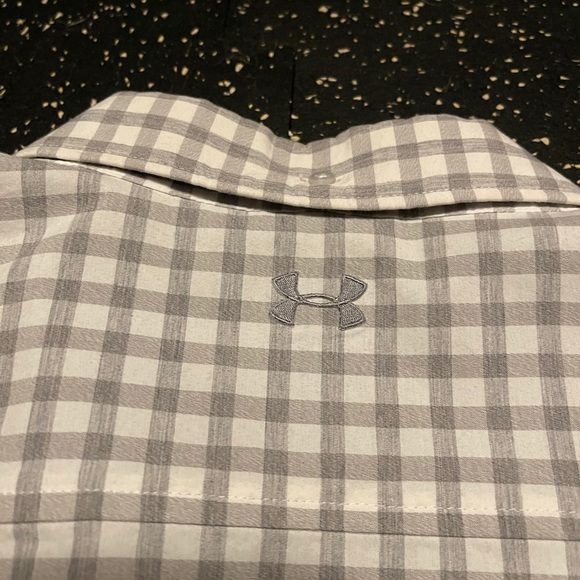 Under Armour dress shirt - Picture 4 of 4